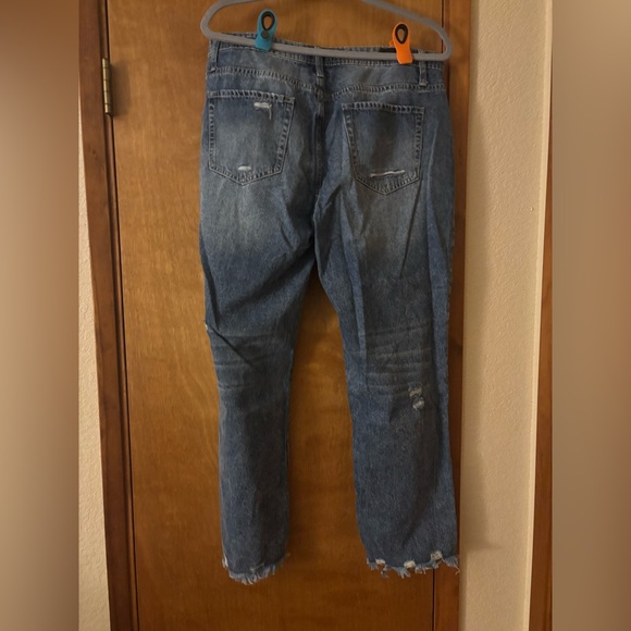 Women's NWT Distressed Blue Boyfriend Jeans - Picture 2 of 12
